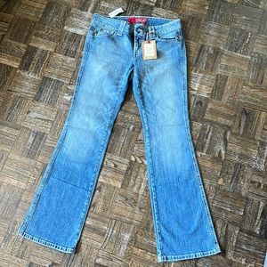 Guess jeans sweetheart 178 slim fit low rise flare leg stretch women’s size 30